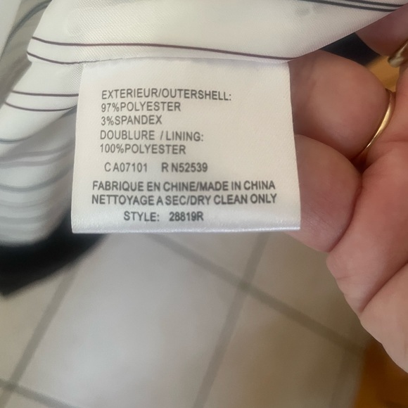 Women’s Dress Coat. Jones Studio - Picture 4 of 4